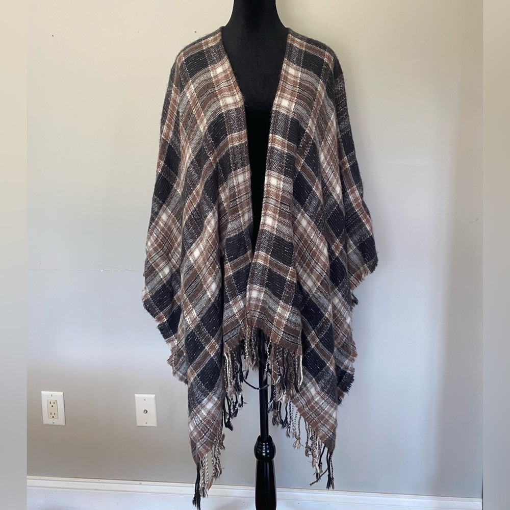 Universal Thread Fringe Plaid Kimono